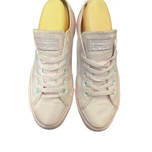Converse blush pink Low-Top Sneakers with Minimalist Design